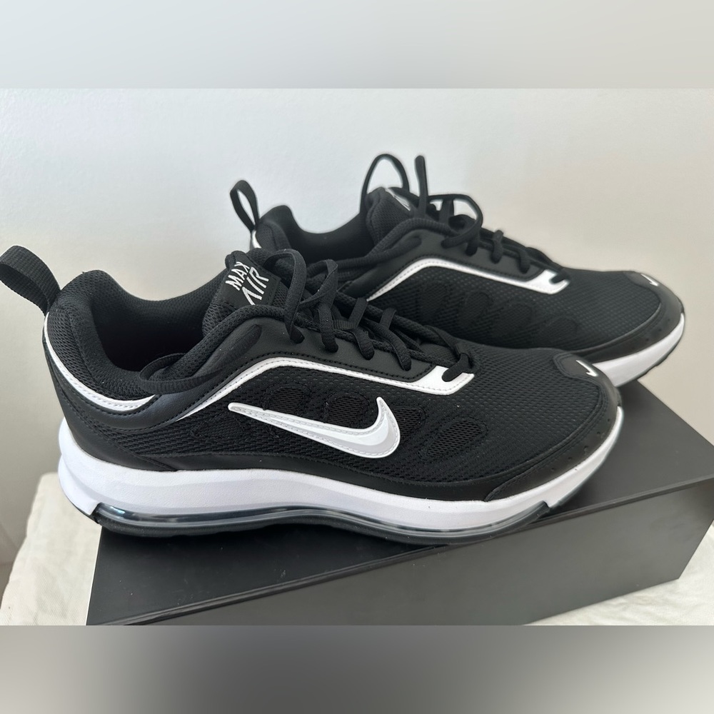 Nike Air Max AP brand new